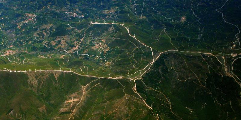 QJ MOTO骑士进阶指南：掌握核心骑行技巧与必备装备清单