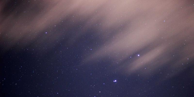 QJ MOTO骑行安全指南：如何通过空气动力学设计选择安静又安全的摩托车头盔？