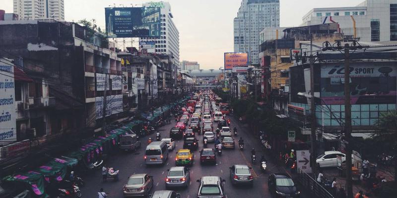 从QJ MOTO到骑行技巧：摩托车装备98的进阶之路与社区归属