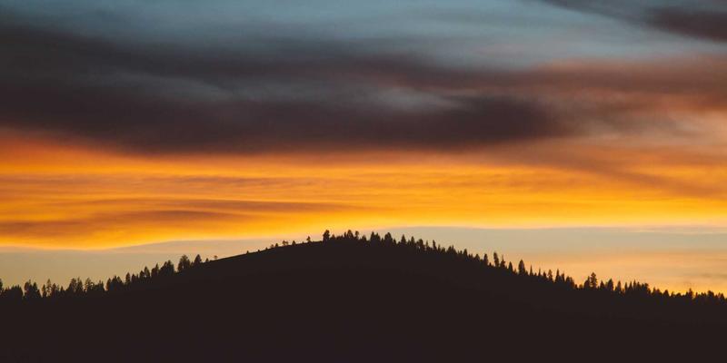 女性摩托车装备选购指南：贴合身型的安全装备与骑行技巧