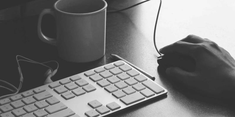 摩托车装备全解析:从安全防护到社区文化,骑士的必修课