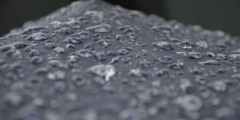 摩托车骑行内衣选择指南：QJ MOTO骑士必知的速干、保暖与防护基础层骑行技巧