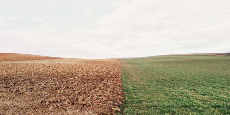 摩托车骑行裤的隐形防护：内置护具的材质、位置与可拆卸设计如何守护你的安全