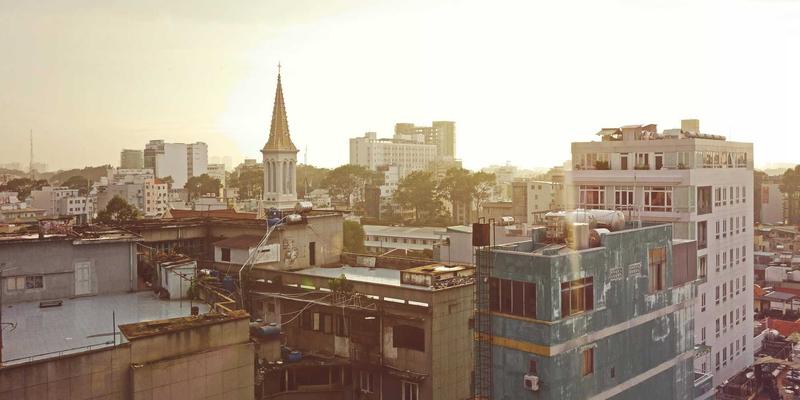 长途摩旅必备指南：如何科学挑选与打包摩托车边箱与尾箱，兼顾安全与便利